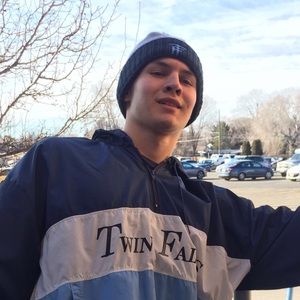 Meet your Posher, Casey